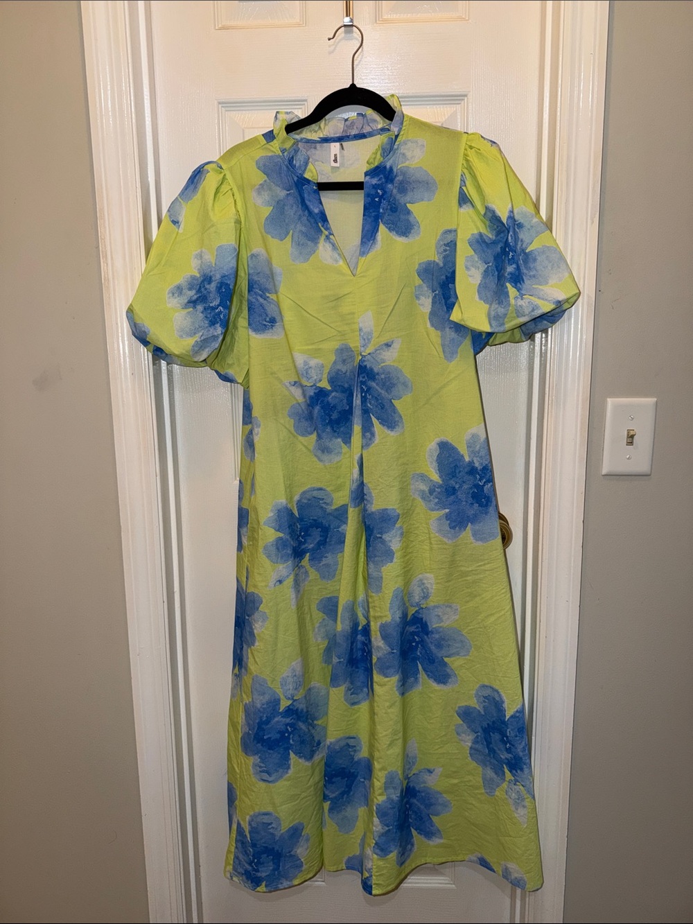 glam Lime Green Midi Dress with Blue Floral Print and Puff Sleeves